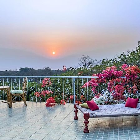Saffronstays Sunglade, Kashid - Ocean-View Villa Near Kashid Beach Nāndgaon Dış mekan fotoğraf